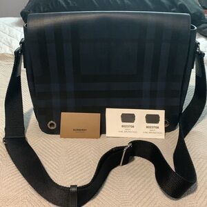 NWOT Burberry Navy/Black Plaid Bruno Messenger Bag